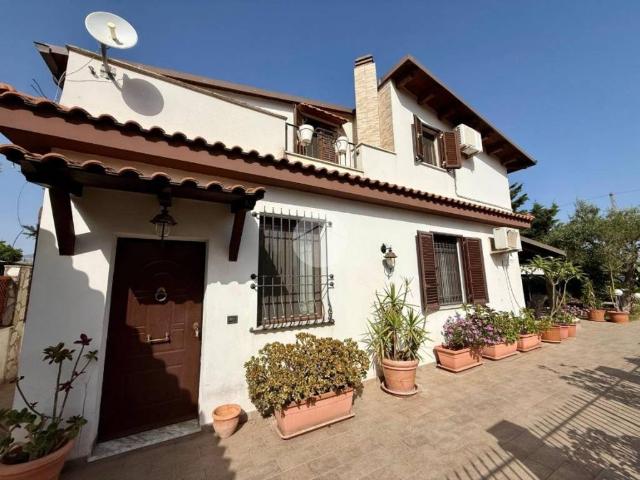 Villa in vendita a Carini PA
