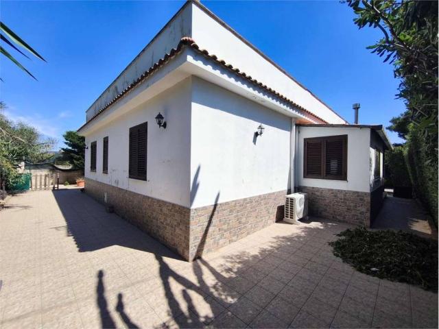 Villa in vendita a Carini PA