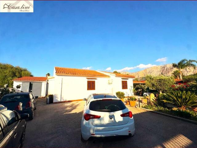 Villa in vendita a Carini PA