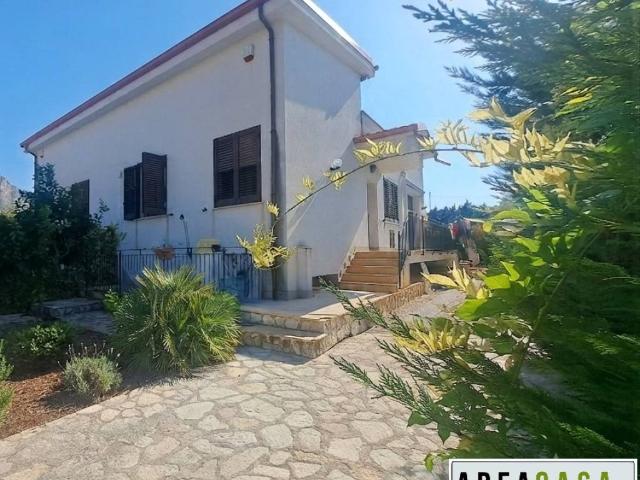 Villa in vendita a Carini PA