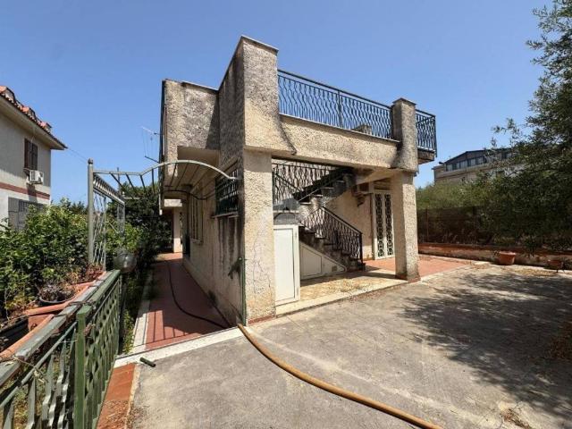Villa in vendita a Carini PA