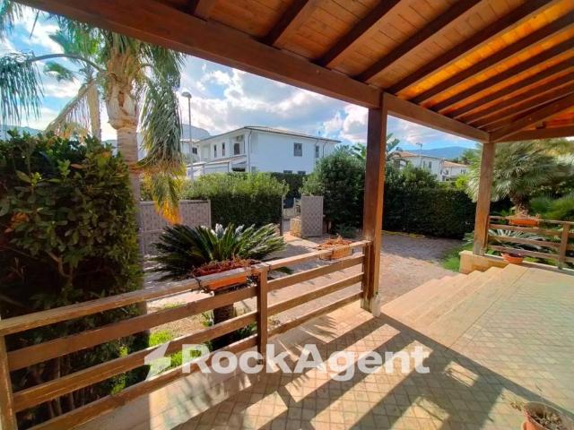 Villa in vendita a Carini PA
