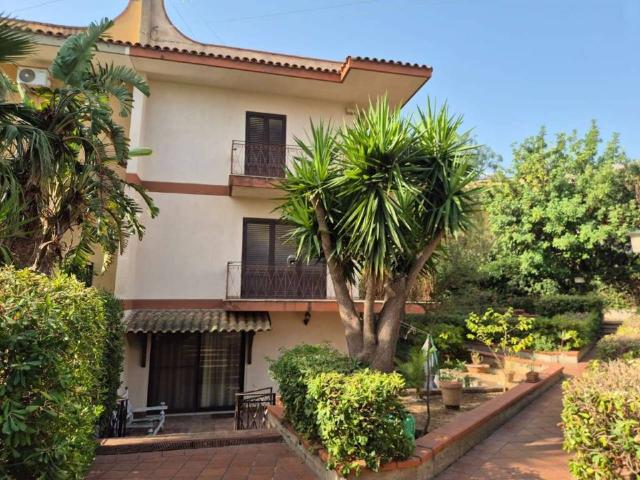 Villa in vendita a Carini PA
