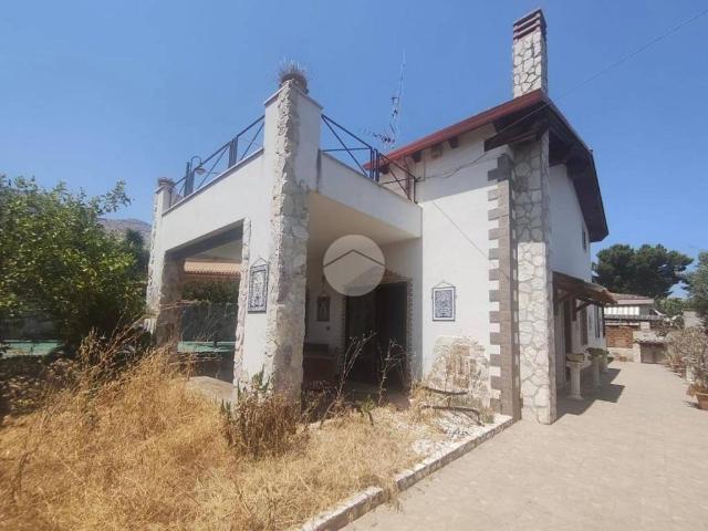 Villa in vendita a Carini PA