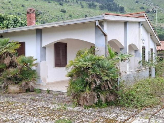 Villa in vendita a Carini PA