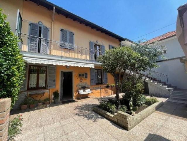Villa in vendita a Caronno Pertusella VA
