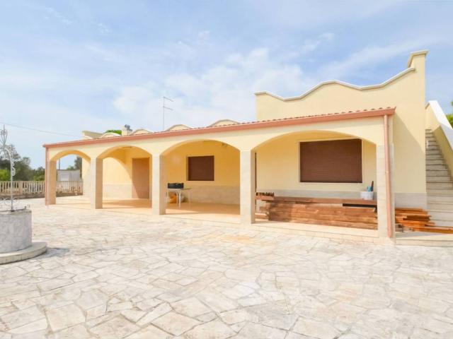 Villa in vendita a Carovigno BR
