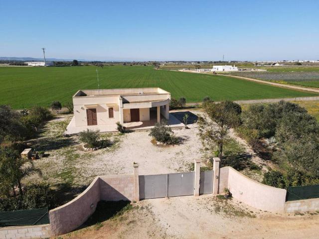Villa in vendita a Carovigno BR