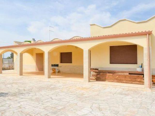 Villa in vendita a Carovigno BR