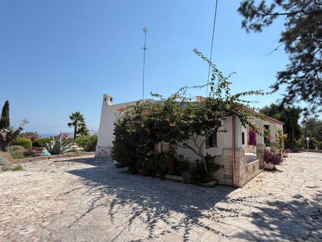 Villa in vendita a Carovigno BR