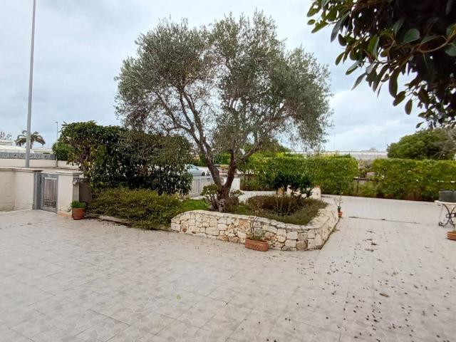 Villa in vendita a Carovigno BR