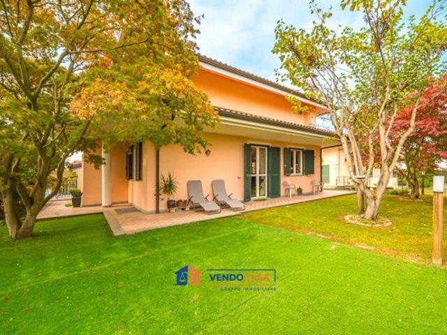 Villa in vendita a Carmagnola