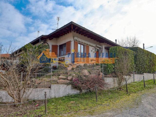 Villa in vendita a Carnago