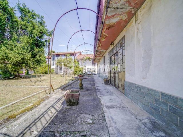 Villa in vendita a Carnago VA