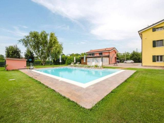 Villa in vendita a Carpi