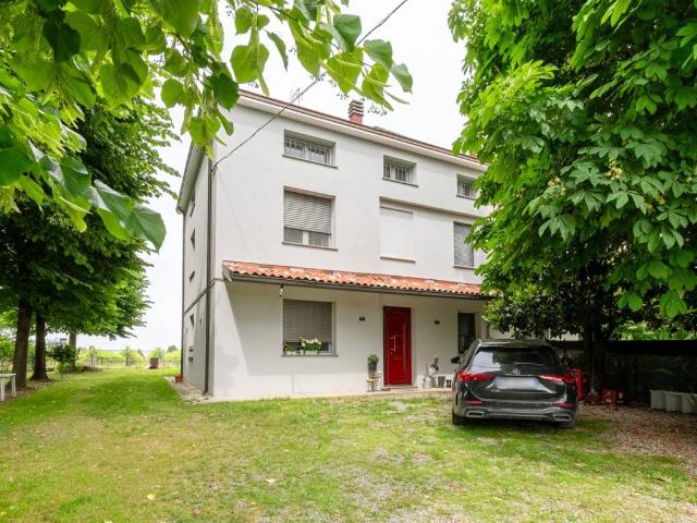 Villa in vendita a Carpi MO