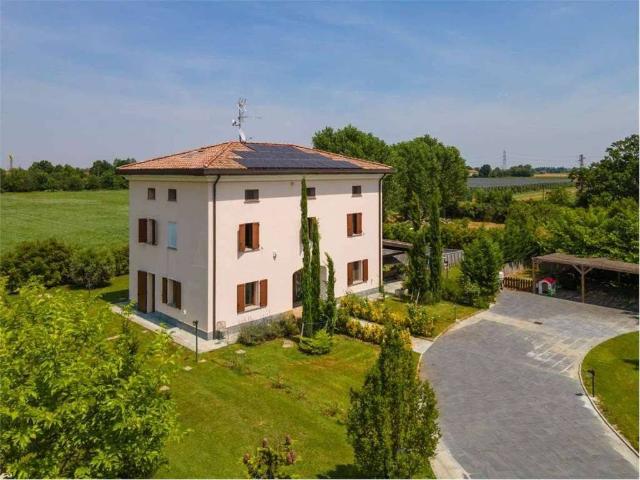 Villa in vendita a Carpi MO