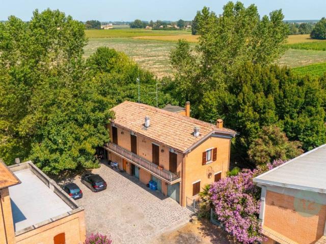 Villa in vendita a Carpi MO