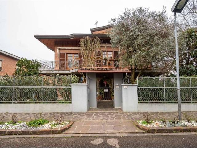 Villa in vendita a Carpi MO
