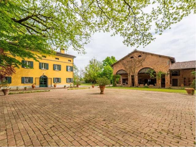 Villa in vendita a Carpi MO
