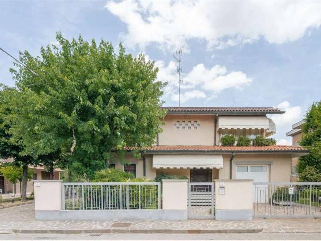 Villa in vendita a Carpi MO