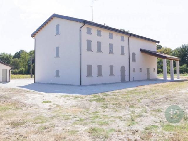 Villa in vendita a Carpi MO