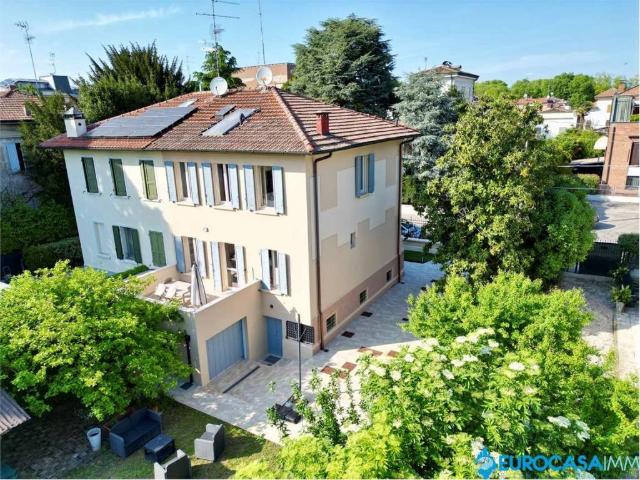 Villa in vendita a Carpi MO