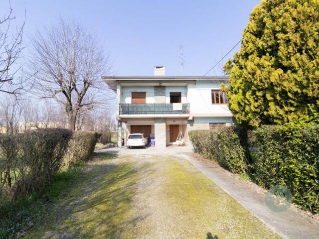 Villa in vendita a Carpi MO