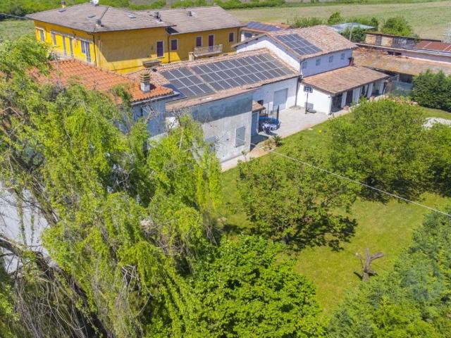 Villa in vendita a Carpi MO