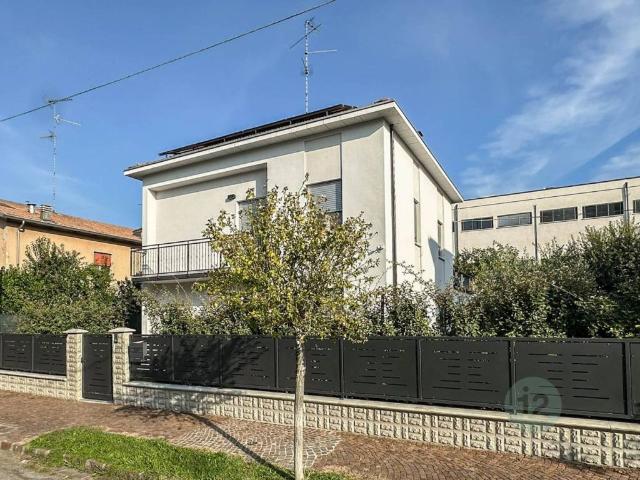 Villa in vendita a Carpi MO