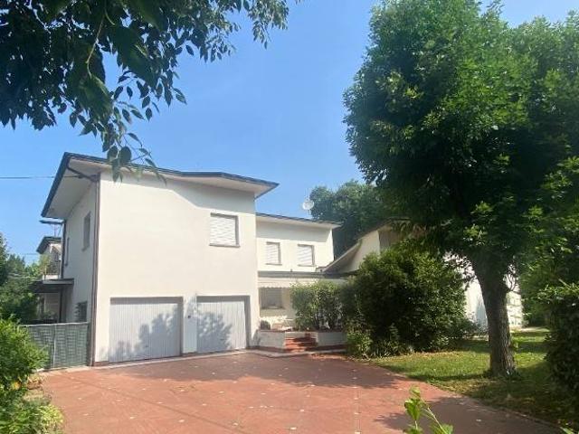 Villa in vendita a Carpi MO
