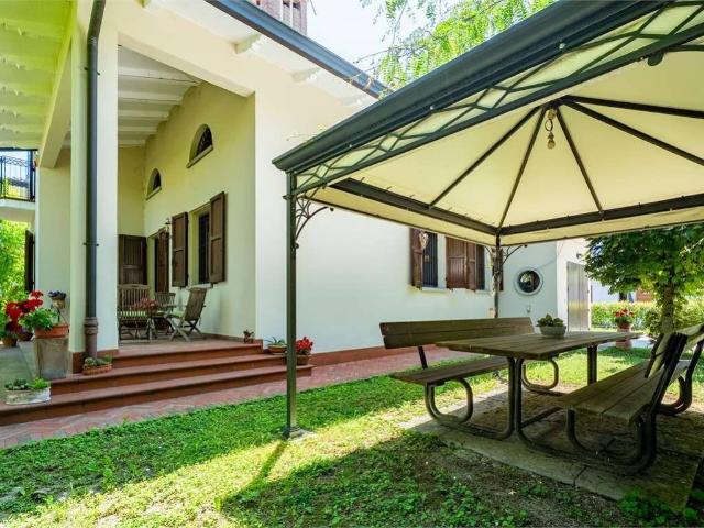 Villa in vendita a Carpi MO