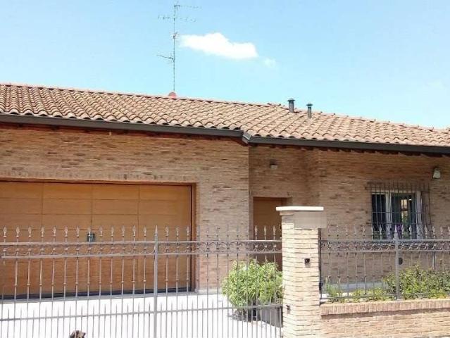 Villa in vendita a Carpi MO