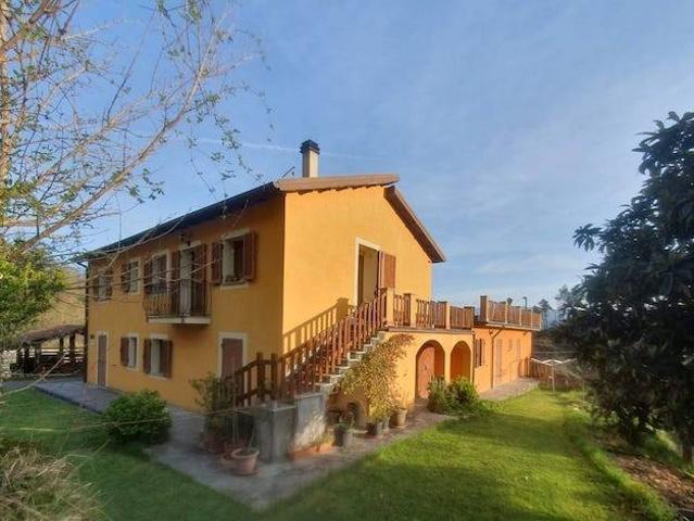 Villa in vendita a Carrodano SP