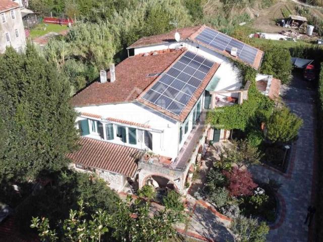 Villa in vendita a Carrara