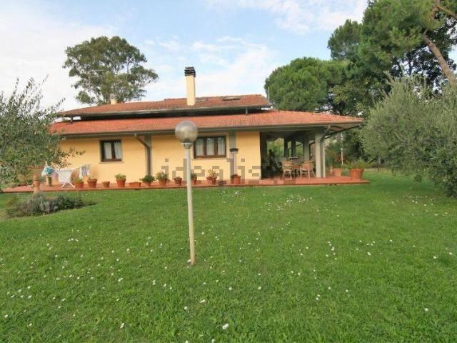 Villa in vendita a Carrara