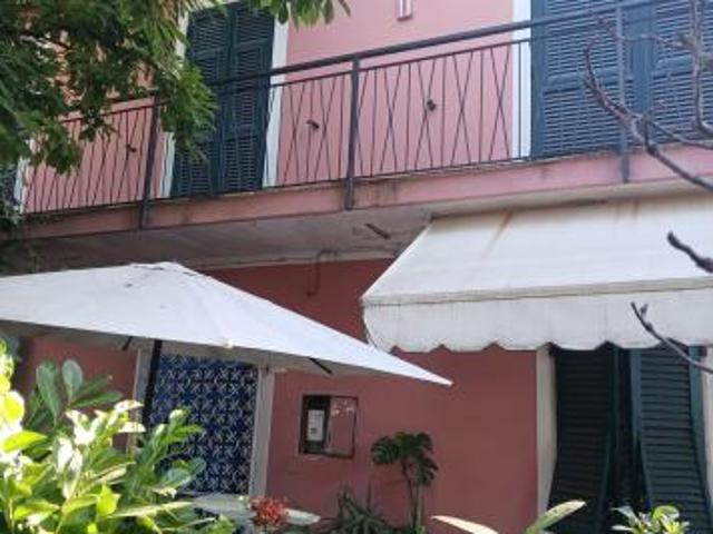 Villa in vendita a Carrara 200 mq Rif: 1279297