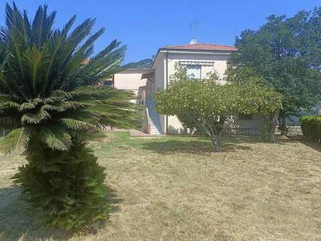 Villa in vendita a Carrara MS