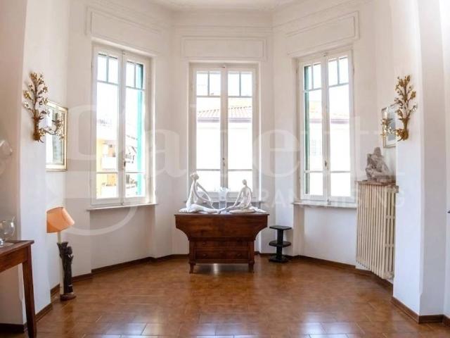 Villa in vendita a Carrara MS