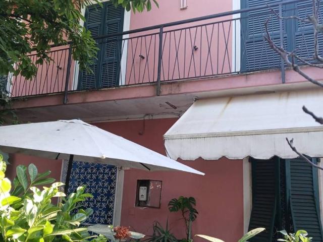 Villa in vendita a Carrara MS