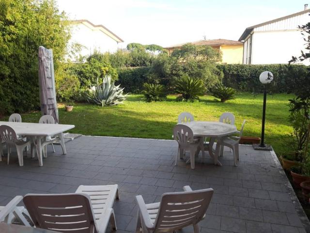 Villa in vendita a Carrara MS