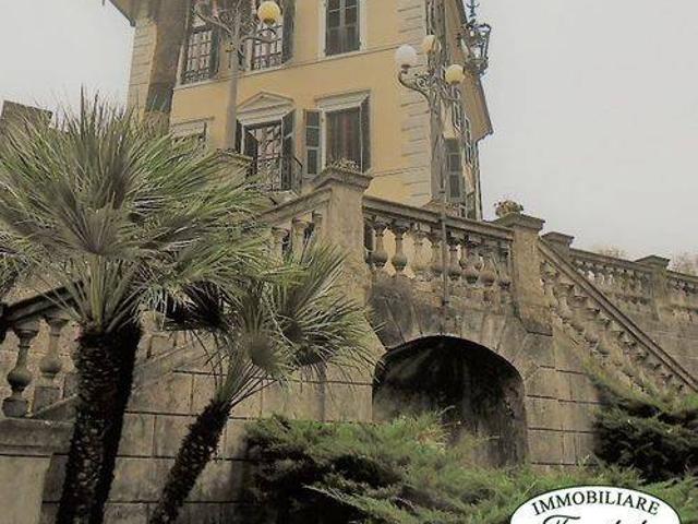 Villa in vendita a Carrara MS