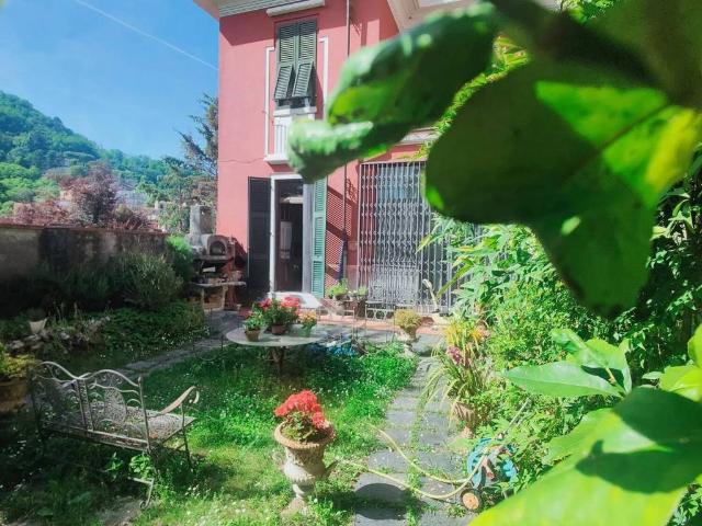 Villa in vendita a Carrara MS