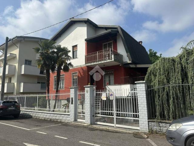 Villa in vendita a Carugate MI