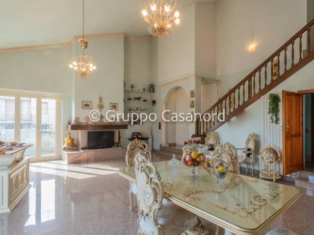Villa in vendita a Carugate MI