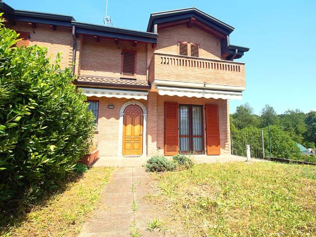 Villa in vendita a Carugo CO