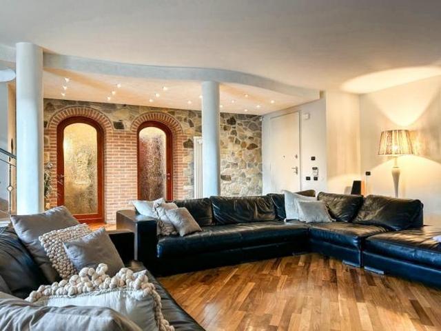 Villa in vendita a Cascina 320 mq Rif: 1351948