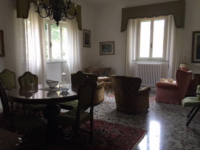 Villa in vendita a Cascina