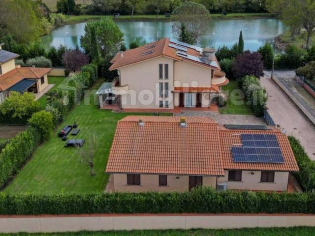 Villa in vendita a Cascina