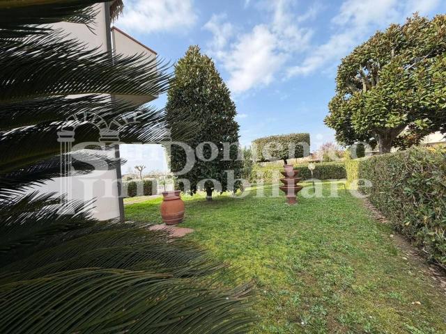 Villa in vendita a Cascina